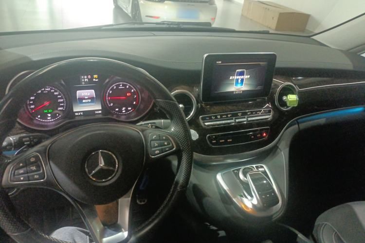 Used Mercedes-Benz V-Class 2018 V 260 Avantgarde Edition China V Center Console