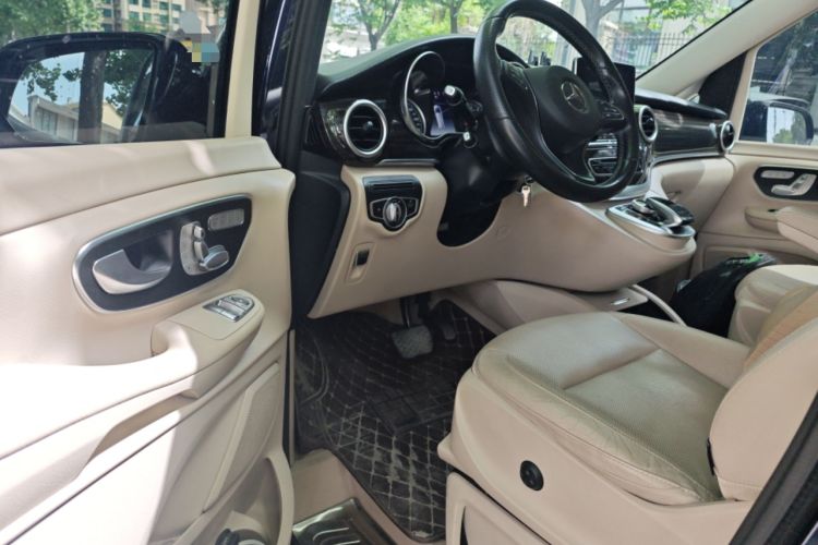 Used Mercedes-Benz V-Class 2018 V 260 Avantgarde Edition China VI Driver Seat