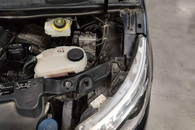 Used Mercedes-Benz V-Class 2018 V 260 Avantgarde Edition China VI Engine Bay Left