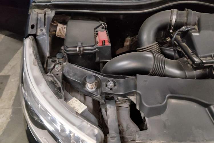 Used Mercedes-Benz V-Class 2018 V 260 Avantgarde Edition China VI Engine Bay Right