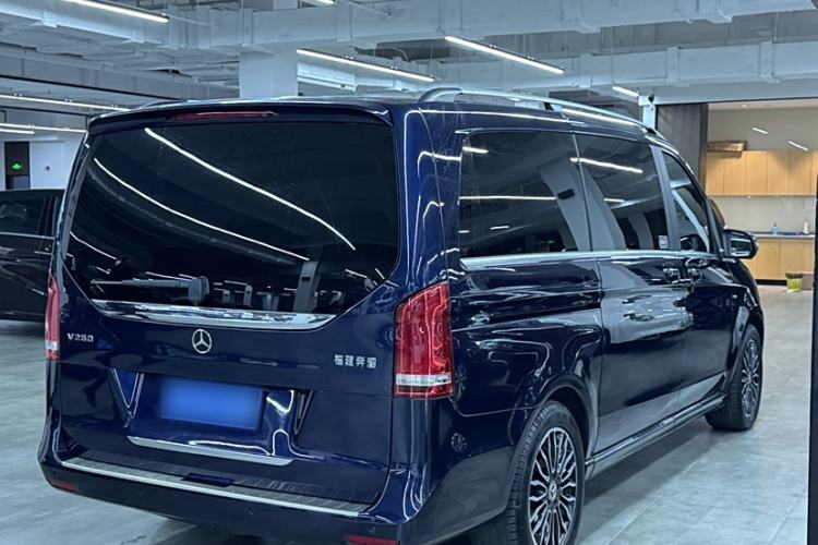 Used Mercedes-Benz V-Class 2018 V 260 Prestige Edition China VI Exterior 4