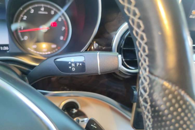 Used Mercedes-Benz V-Class 2018 V 260 Prestige Edition China VI Gear Lever