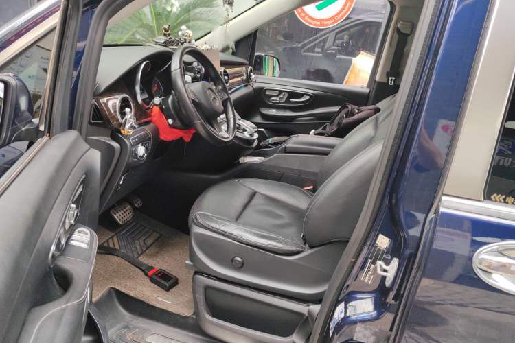 Used Mercedes-Benz V-Class 2018 V 260 L Prestige Extended Version China VI Interior 3