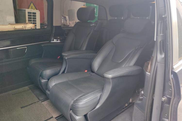 Used Mercedes-Benz V-Class 2018 V 260 L Prestige Extended Version China VI Interior 4