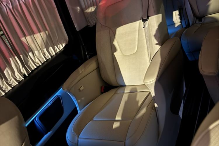 Used Mercedes-Benz V-Class 2018 V 260 Prestige Edition China VI Interior 8