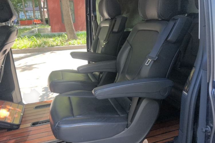 Used Mercedes-Benz V-Class 2018 V 260 Avantgarde Edition China V Left Rear Seat
