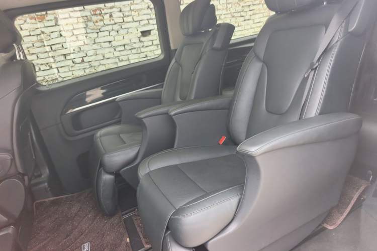 Used Mercedes-Benz V-Class 2018 V 260 Avantgarde Edition China V Left Rear Seat