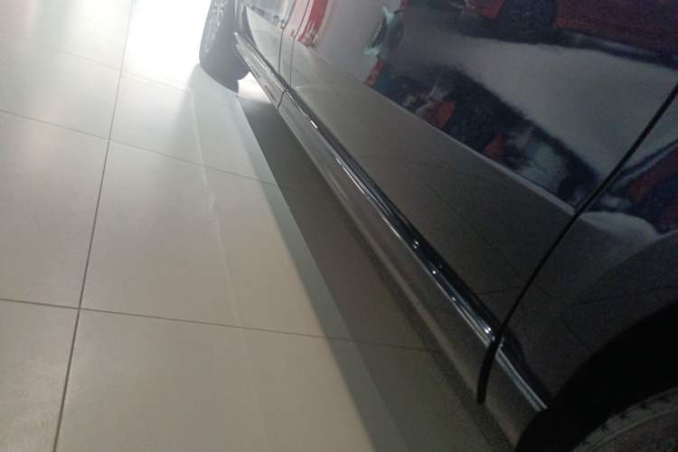 Used Mercedes-Benz V-Class 2018 V 260 Avantgarde Edition China V Left Side Sill