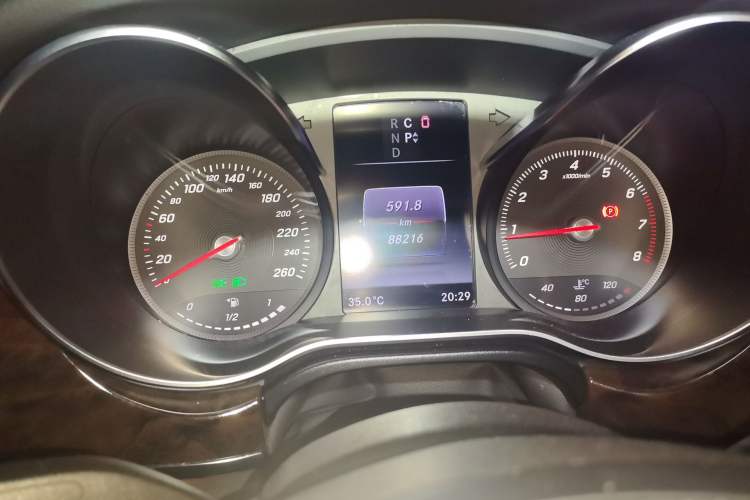 Used Mercedes-Benz V-Class 2018 V 260 L Prestige Extended Version China VI Odometer Close Up