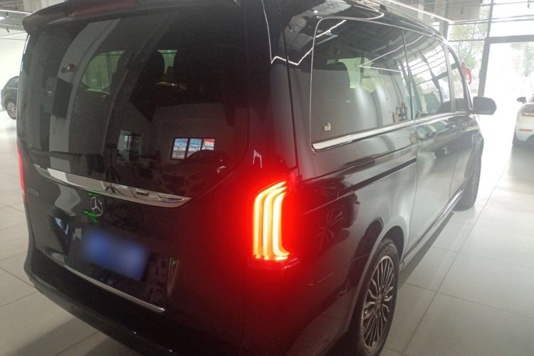 Used Mercedes-Benz V-Class 2018 V 260 Avantgarde Edition China V Rear Right 45 Deg