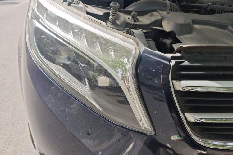 Used Mercedes-Benz V-Class 2018 V 260 Avantgarde Edition China VI Right Front Headlight