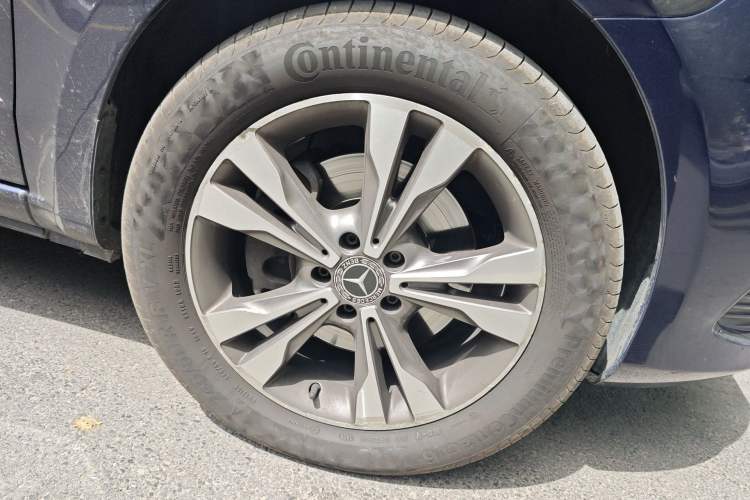 Used Mercedes-Benz V-Class 2018 V 260 Avantgarde Edition China VI Right Front Wheel Hub