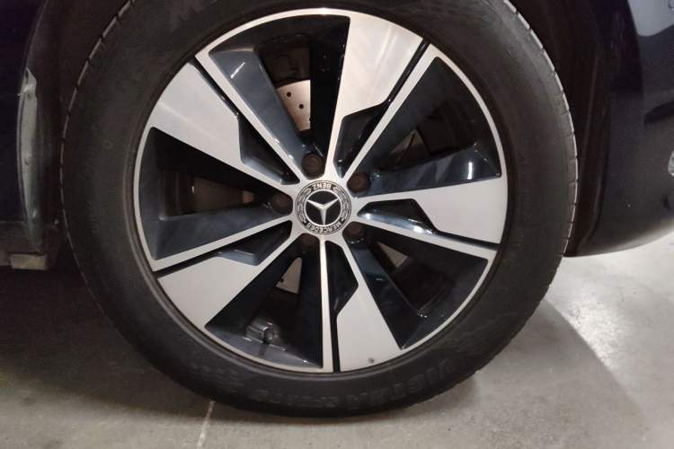 Used Mercedes-Benz V-Class 2018 V 260 Avantgarde Edition China VI Right Front Wheel Hub