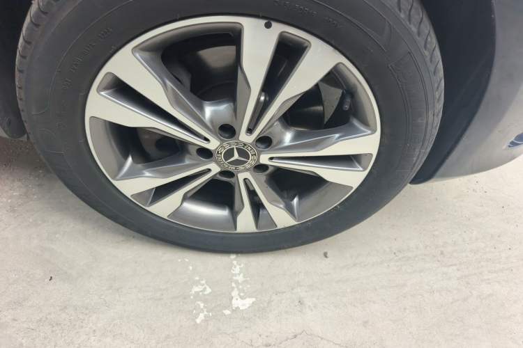 Used Mercedes-Benz V-Class 2018 V 260 Avantgarde Edition China V Right Front Wheel Hub