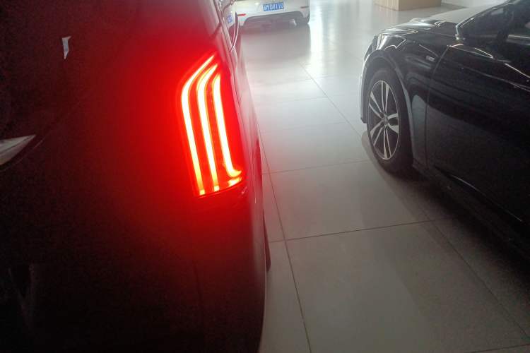 Used Mercedes-Benz V-Class 2018 V 260 Avantgarde Edition China V Right Rear Taillight