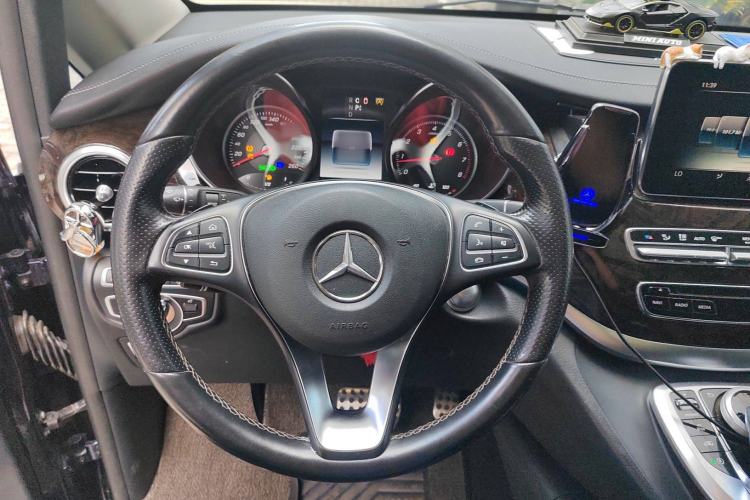 Used Mercedes-Benz V-Class 2018 V 260 L Prestige Extended Version China VI Steering Wheel