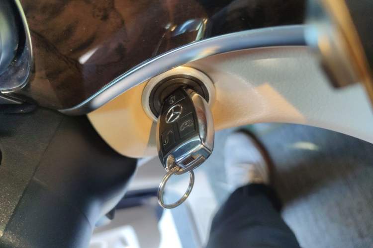 Used Mercedes-Benz V-Class 2018 V 260 Prestige Edition China VI Vehicle Key
