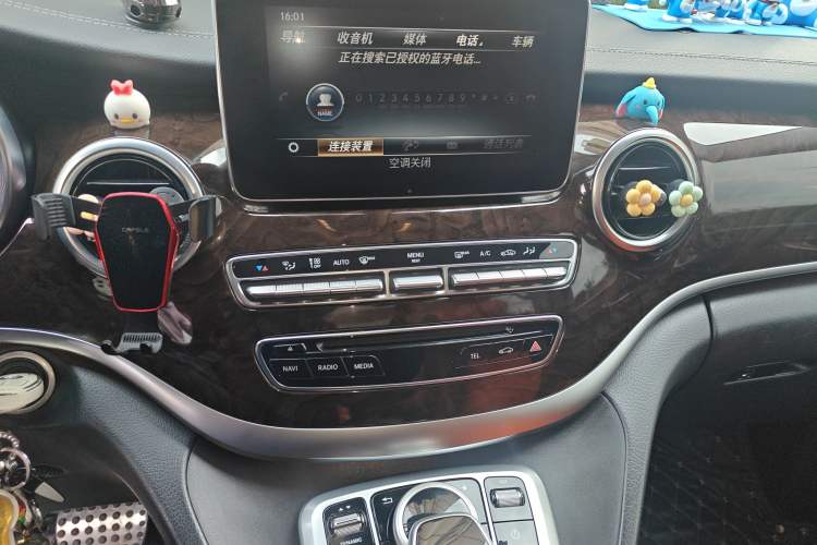 Used Mercedes-Benz V-Class 2018 V 260 L Prestige Extended Version China V Audio And AC Panel