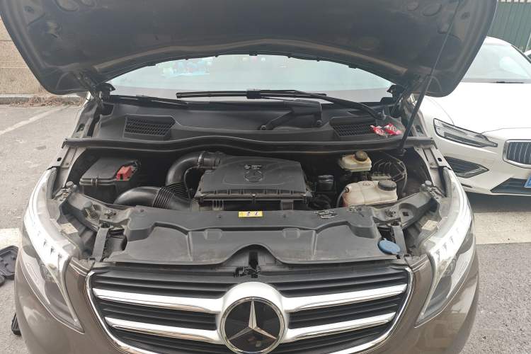 Used Mercedes-Benz V-Class 2018 V 260 L Prestige Extended Version China V Engine Bay