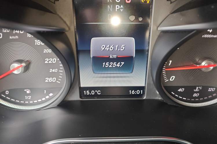 Used Mercedes-Benz V-Class 2018 V 260 L Prestige Extended Version China V Odometer Close Up