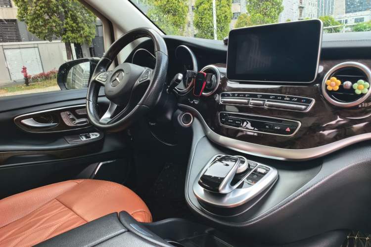Used Mercedes-Benz V-Class 2018 V 260 L Prestige Extended Version China V Interior 5