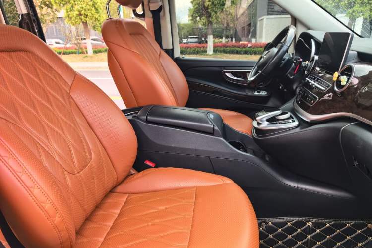 Used Mercedes-Benz V-Class 2018 V 260 L Prestige Extended Version China V Right Front Seat