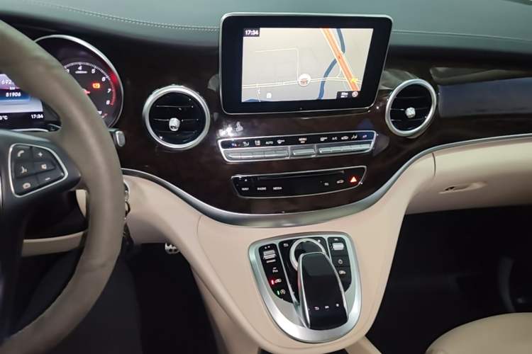 Used Mercedes-Benz V-Class 2018 V 260 Prestige Edition China V Audio And AC Panel