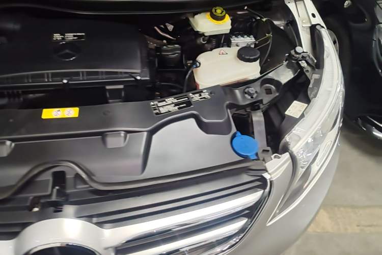 Used Mercedes-Benz V-Class 2018 V 260 Prestige Edition China V Engine Bay Left