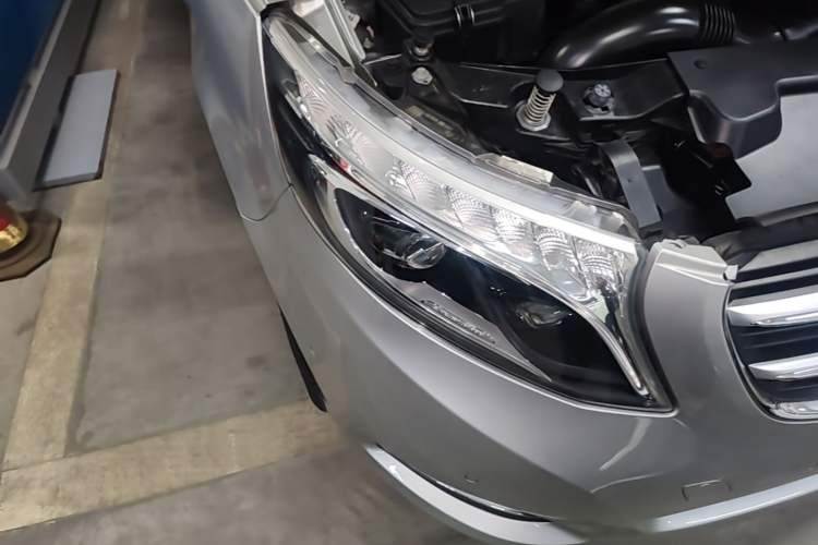 Used Mercedes-Benz V-Class 2018 V 260 Prestige Edition China V Right Front Headlight