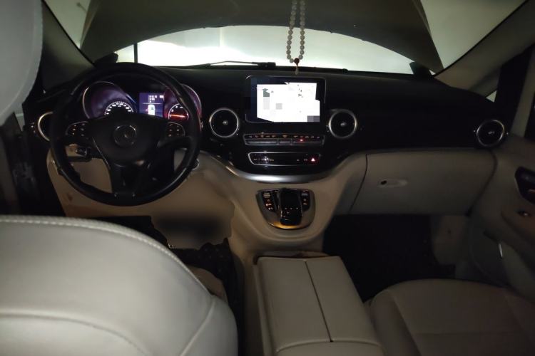 Used Mercedes-Benz V-Class 2018 V 260 L Prestige Extended Version China VI Center Console
