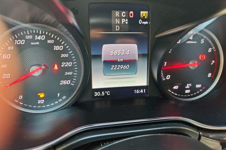 Used Mercedes-Benz V-Class 2018 V 260 L Prestige Extended Version China V Odometer Close Up