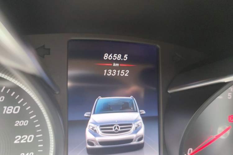 Used Mercedes-Benz V-Class 2018 V 260 L Prestige Extended Version China V Odometer Close Up