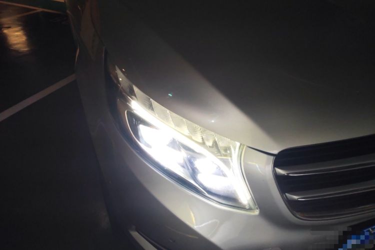 Used Mercedes-Benz V-Class 2018 V 260 L Prestige Extended Version China VI Right Front Headlight