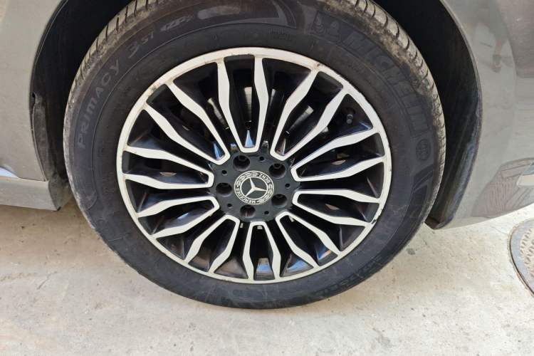 Used Mercedes-Benz V-Class 2018 V 260 L Prestige Extended Version China V Right Front Wheel Hub