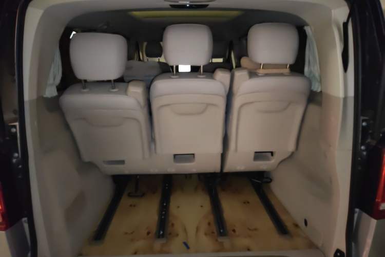 Used Mercedes-Benz V-Class 2018 V 260 L Prestige Extended Version China VI Trunk