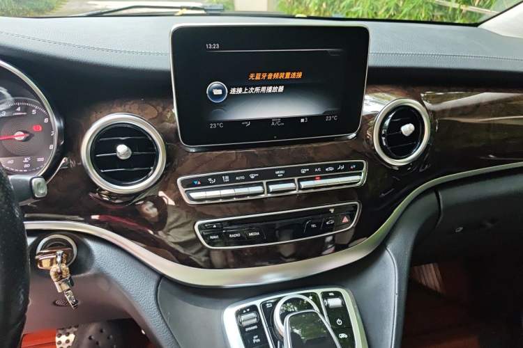 Used Mercedes-Benz V-Class 2018 V 260 L Prestige Extended Version China V Audio And AC Panel