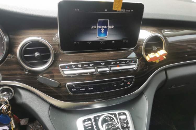 Used Mercedes-Benz V-Class 2018 V 260 Avantgarde Edition China VI Audio And AC Panel