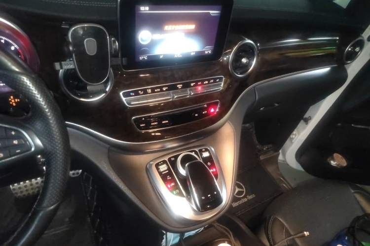 Used Mercedes-Benz V-Class 2018 V 260 L Prestige Extended Version China V Audio And AC Panel