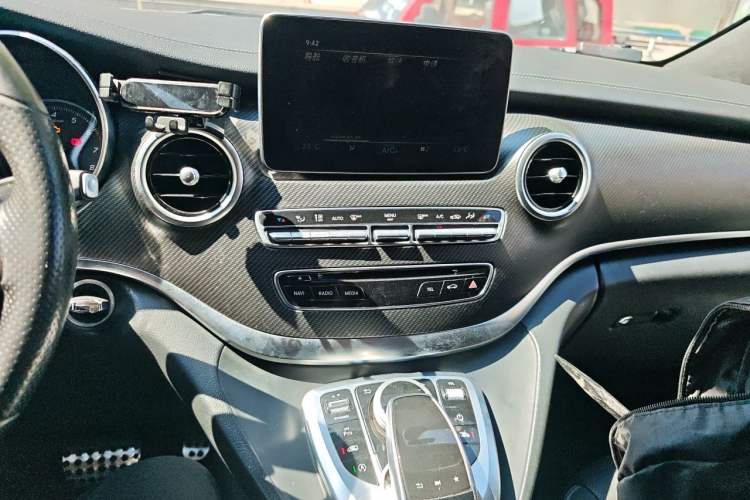 Used Mercedes-Benz V-Class 2018 V 260 AMG Sport Edition China VI Audio And AC Panel
