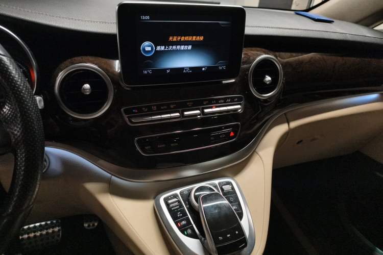 Used Mercedes-Benz V-Class 2018 V 260 Prestige Edition China VI Audio And AC Panel