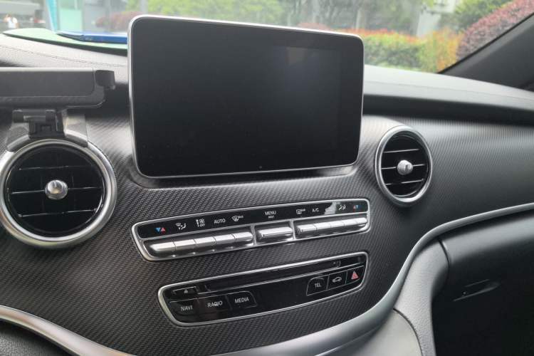 Used Mercedes-Benz V-Class 2018 V 260 AMG Sport Edition China V Emission Standard Audio And AC Panel