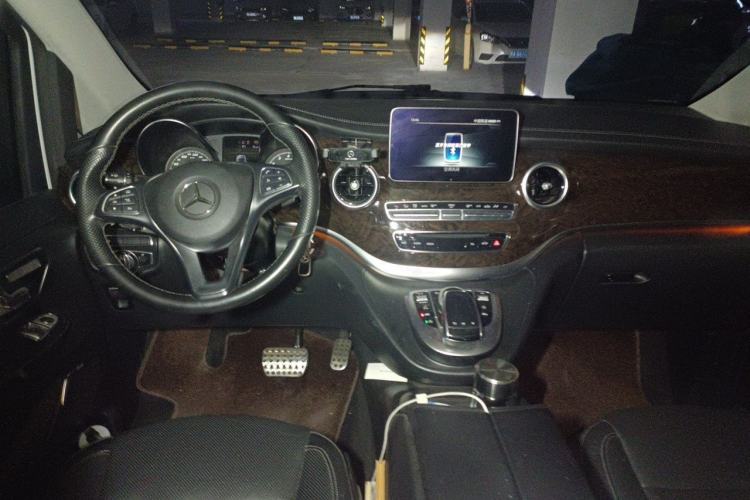 Used Mercedes-Benz V-Class 2018 V 260 Prestige Edition China VI Center Console