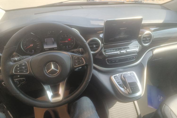 Used Mercedes-Benz V-Class 2018 V 260 Avantgarde Edition China V Center Console