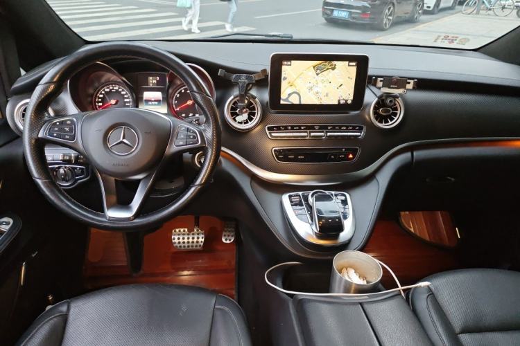 Used Mercedes-Benz V-Class 2018 V 260 AMG Sport Edition China V Emission Standard Center Console