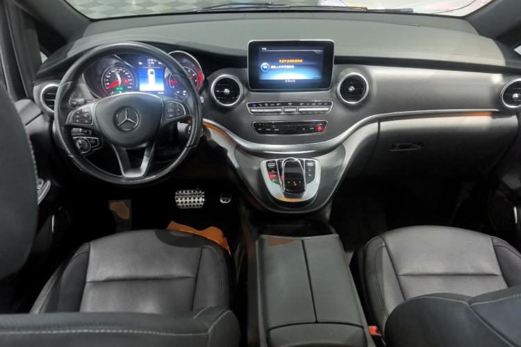 Used Mercedes-Benz V-Class 2018 V 260 Prestige Edition China VI Center Console