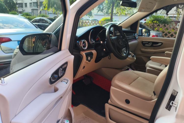 Used Mercedes-Benz V-Class 2018 V 260 Avantgarde Edition China VI Driver Seat
