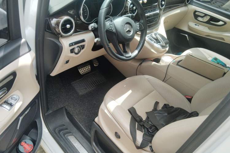 Used Mercedes-Benz V-Class 2018 V 260 L Prestige Extended Version China VI Driver Seat