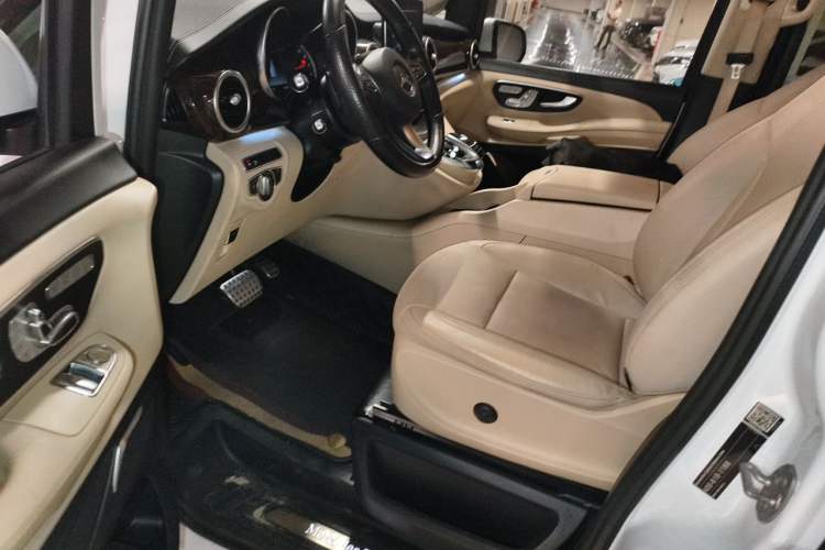 Used Mercedes-Benz V-Class 2018 V 260 Prestige Edition China VI Driver Seat