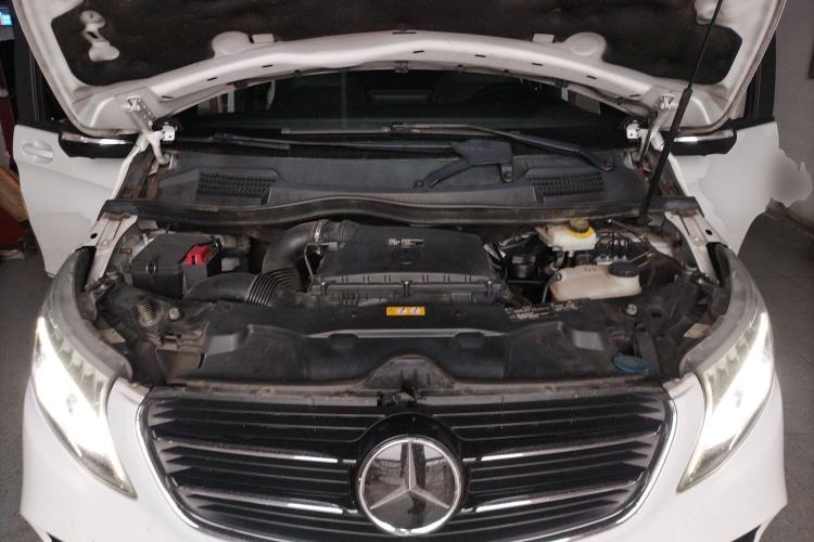 Used Mercedes-Benz V-Class 2018 V 260 AMG Sport Edition China VI Engine Bay