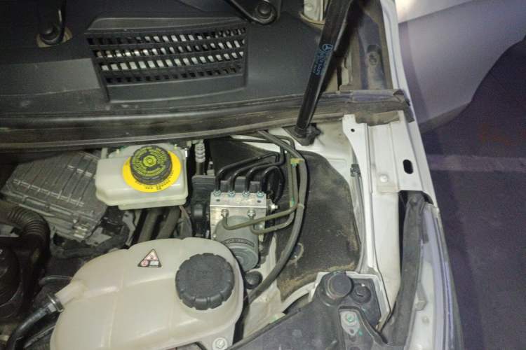 Used Mercedes-Benz V-Class 2018 V 260 Prestige Edition China VI Engine Bay Left